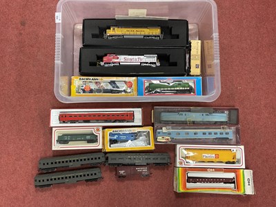 Lot 334 - Five boxed HO scale American locomotives: a...