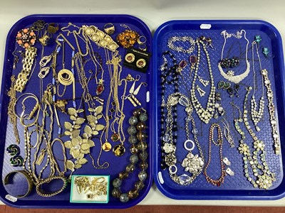 Lot 200 - A Collection of Modern Costume Jewellery, to...