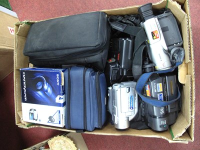 Lot 1482 - Camcorders; Canon UC9500 8pal, Sanyo VM-D6P,...