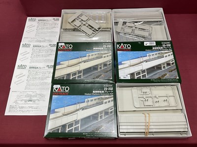 Lot 761 - Three boxed Kato N gauge "Viaduct Platform...