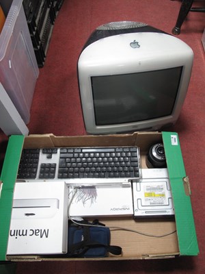 Lot 1042 - Apple Mac G3 Model Number M5521 with original...