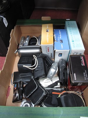 Lot 1056 - Cameras; A quantity of modern digital point...