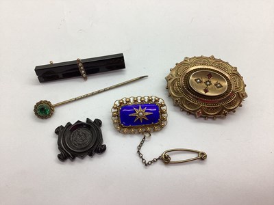 Lot 115 - A Collection of Antique Brooches and Other...