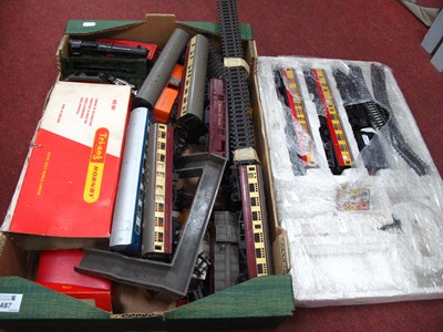 Lot 1487 - A Collection of Vintage OO Gauge Railway Items,...