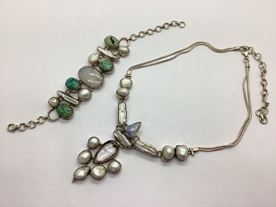 Lot 127 - A Decorative Baroque Pearl Necklace, collet...