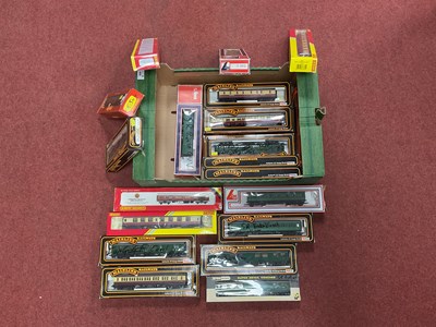 Lot 408 - Approximately twenty 00 gauge coaches and...