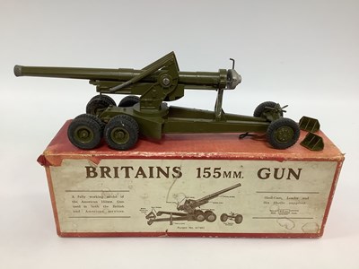Lot 939 - A Britains No 2064 - 55mm Gun, overall very...