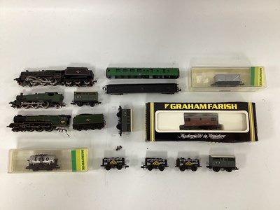 Lot 862 - Three Graham Farish N gauge locomotives: a...
