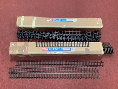 Lot 376 - A quantity of Peco SM-32 flexi-track in...