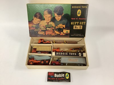 Lot 905 - Original Early 1960s Budgie Toy Gift Set No 5,...