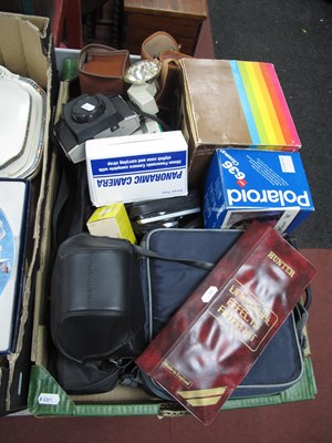Lot 1073 - A Collection of Photographic Equipment and...