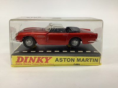 Lot 910 - Original Dinky Toys, No 110 Aston Martin DB5 -...