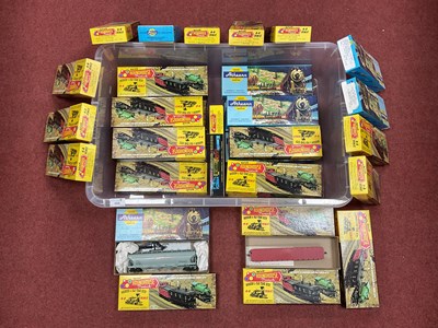 Lot 458 - Thirty-three boxed HO scale kit-built modern...