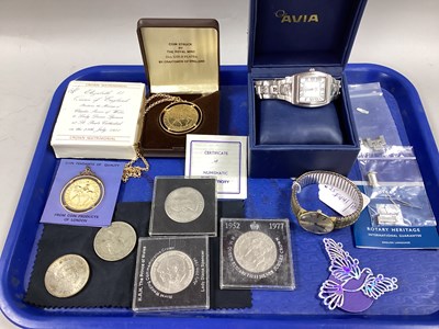 Lot 263 - Avia and Accurist Gent's Wristwatches, Royal...