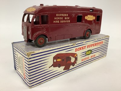 Lot 908 - Dinky Supertoys No 981 Horse Box, British...