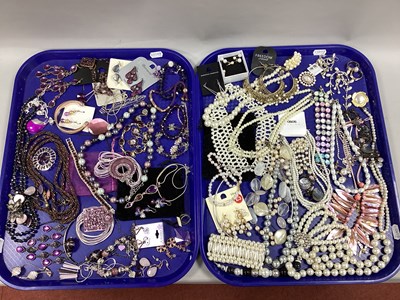 Lot 212 - A Collection of Modern Costume Jewellery,...