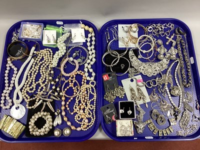 Lot 216 - A Collection of Modern Costume Jewellery,...