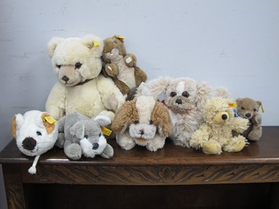 Lot 1382 - Steiff soft toys to include teddies, mouse,...