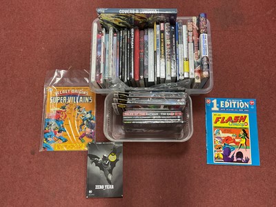 Lot 319 - A quantity of graphic novels by DC, Marvel,...