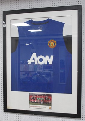 Lot 406 - Manchester United Autographs, six visible...