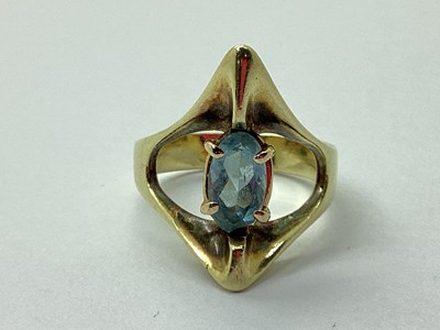 Lot 82 - An Unusual Modernist Style Oval Single Stone...