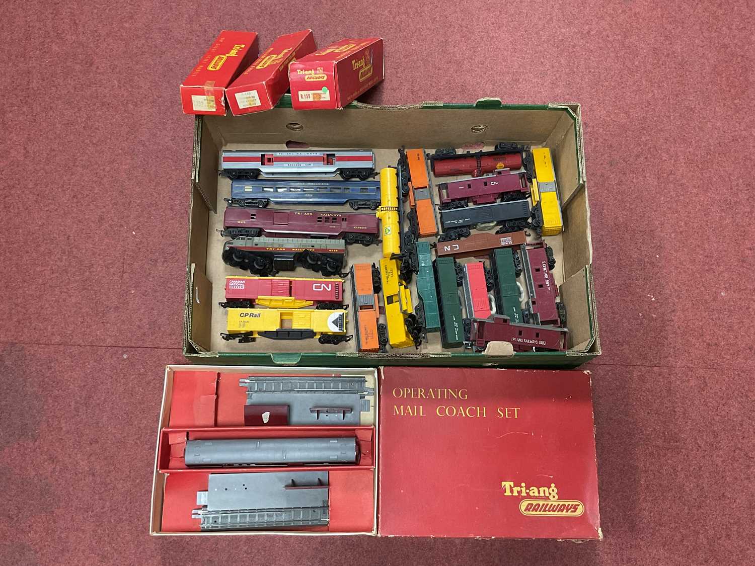 Lot 339 - A collection of Triang Transcontinental OO...