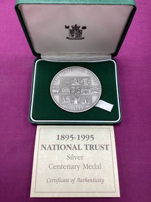 Lot 175 - 1995 Royal Mint Toned Silver Medal, to...
