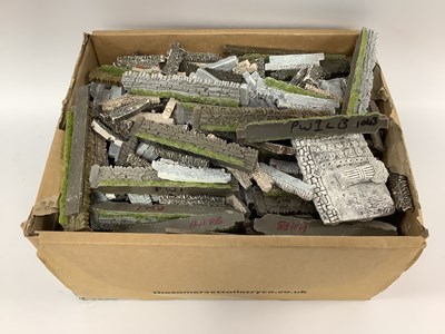 Lot 698 - A large quantity of 00 scale cast-resin dry...