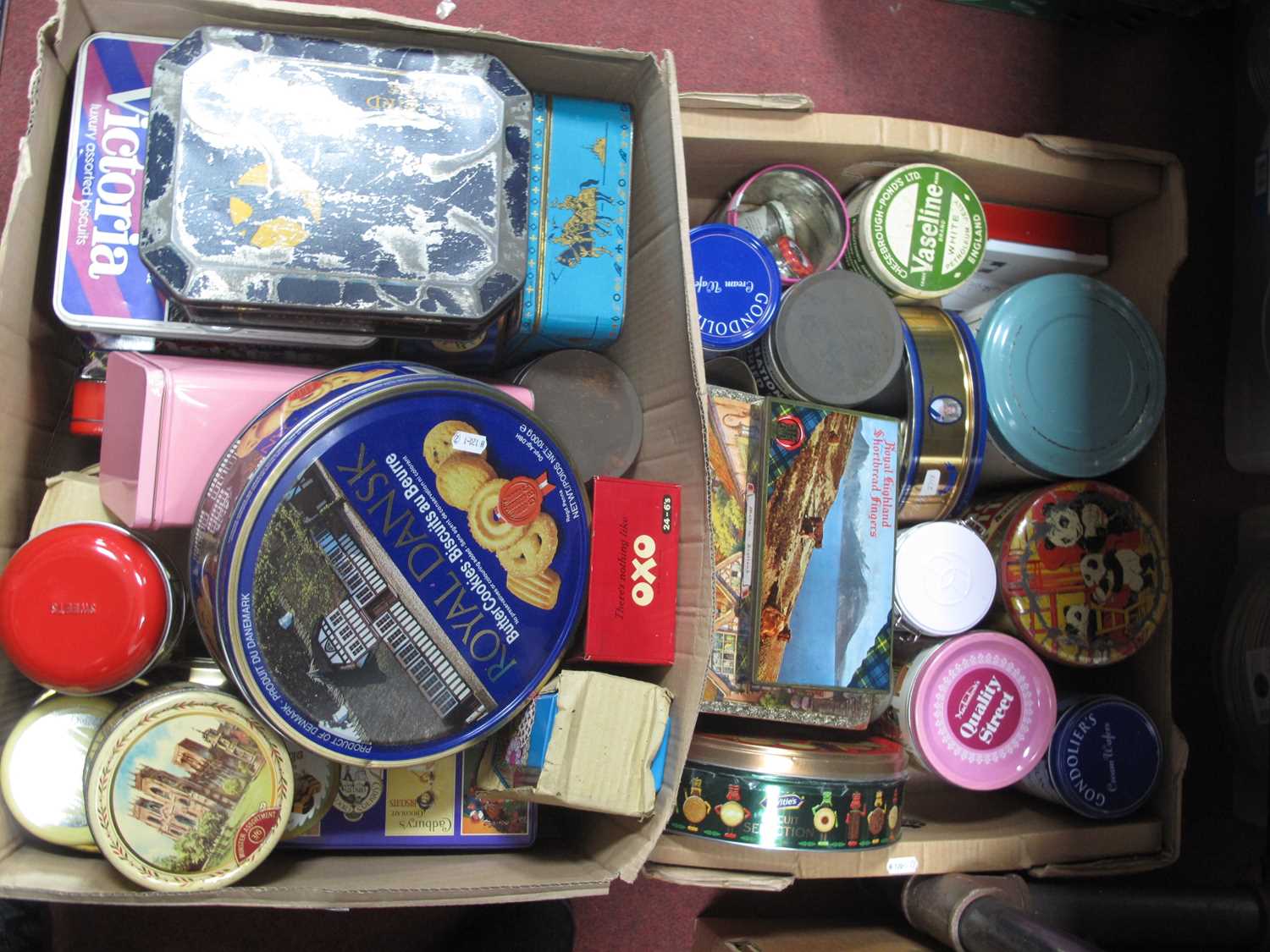 Lot 1124 - Assorted Vintage Tin Cans and Boxes,