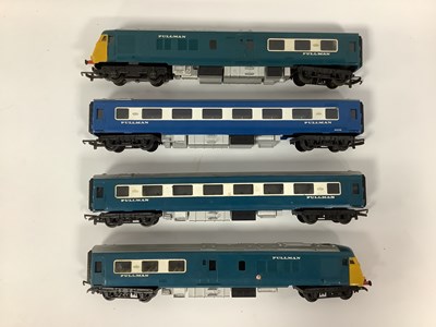 Lot 469 - A Triang 00 gauge "Blue Pullman" train,...