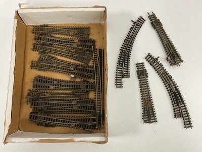 Lot 611 - Nineteen N gauge points by Peco and Minitrix.