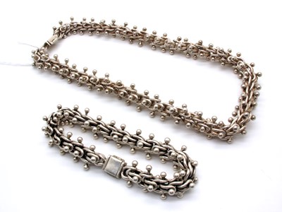 Lot 65 - A Modern Chunky Hallmarked Silver Necklace, TS...