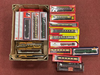 Lot 469 - Twenty-four boxed 00 gauge coaches by Hornby,...