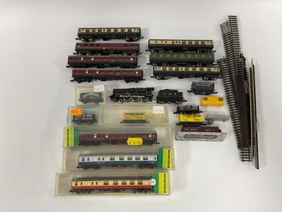 Lot 541 - A Collection of 'N' Gauge Model Railway items...