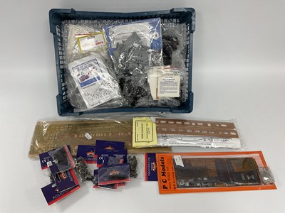 Lot 782 - A collection of 4mm scale rolling stock kits...