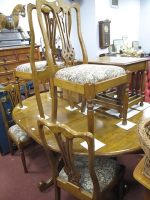 Lot 1618 - Oak Pedestal Table turned pedestal on four...
