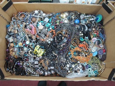 Lot 1117 - Lady's Costume Jewellery to include bead...