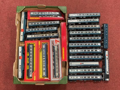 Lot 471 - Approximately twenty-three 00 gauge blue-grey...