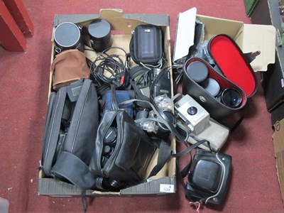 Lot 1123 - Hitachi DVD Vidio Camera JVC digital still...