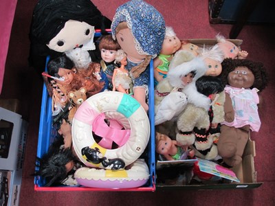 Lot 1404 - A Quantity of Dolls, wooden bears and doll's...