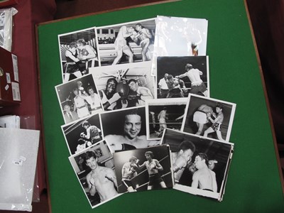 Lot 474 - Boxing Press Photograph/Prints and Advertising...
