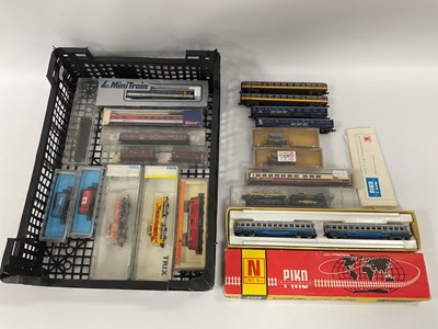 Lot 536 - A quantity of European outline N gauge...