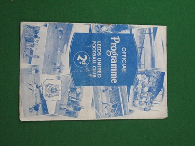 Lot 572 - 1938-9 Leeds United v. Everton Programme,...
