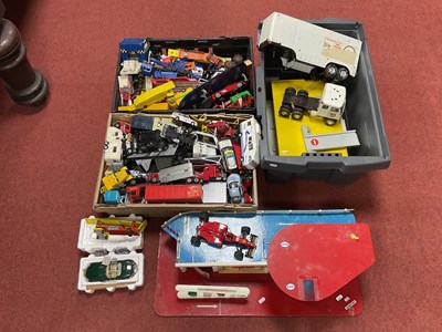Lot 527 - A quantity of Diecast and plastic model...