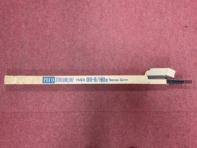 Lot 479A - Approximately fifteen yard-lengths of Peco...