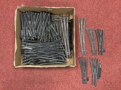 Lot 515 - A box of approximately fifty 00 gauge points...