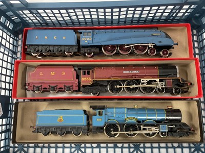Lot 780 - Three 00 gauge tender-drive locomotives: a...