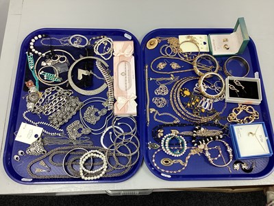 Lot 176 - A Collection of Modern Costume Jewellery,...