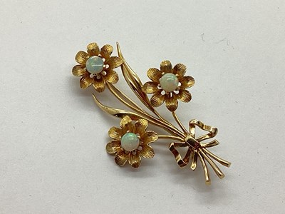 Lot 50 - A Decorative 9ct Gold Brooch, of floral spray...