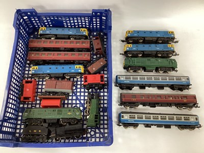 Lot 702 - A quantity of Lima and British outline HO,...